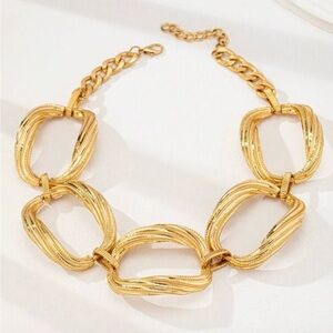 Elegant Gold Chain Link Necklace